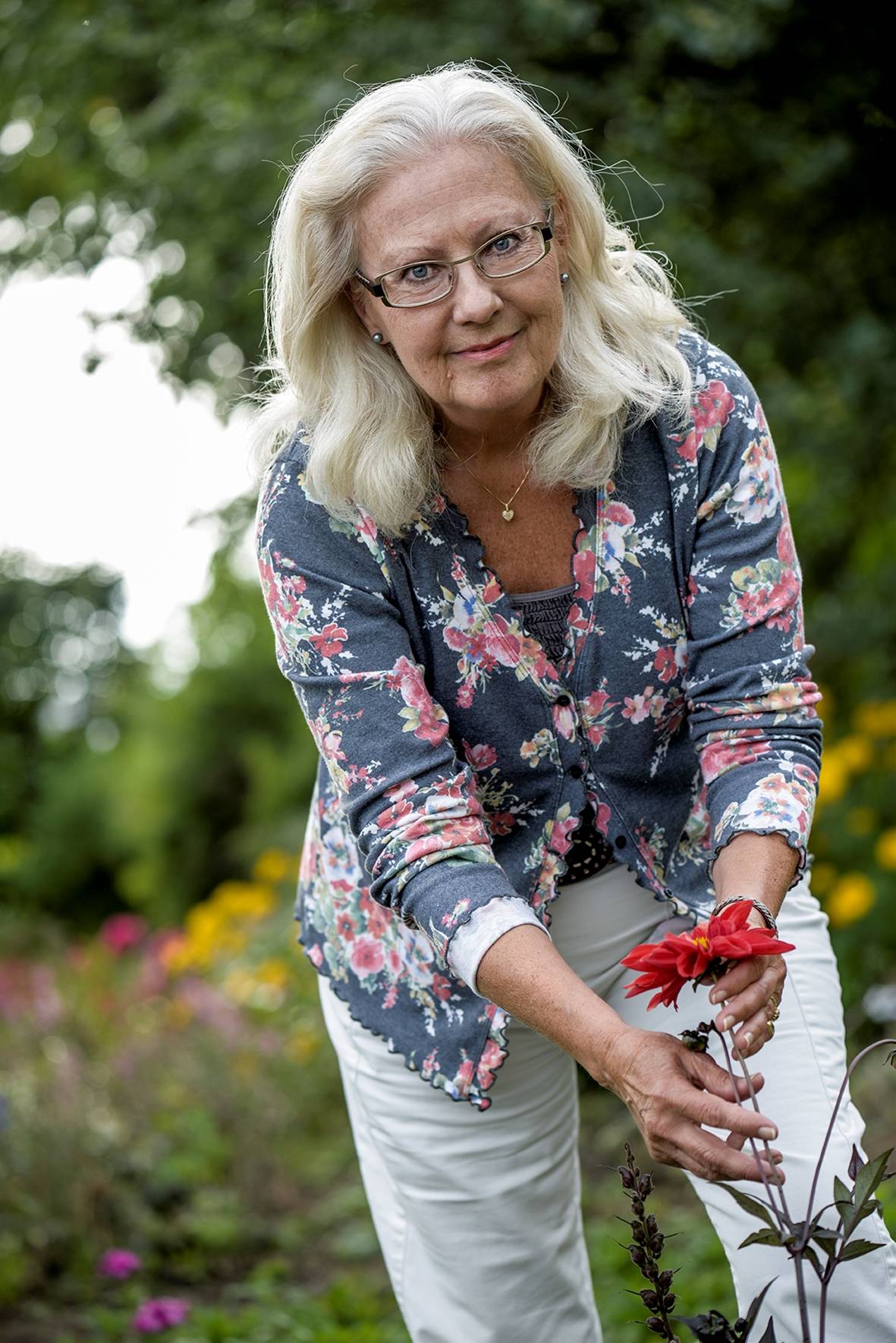 Bara mitt bröst : En överlevnadsbok för cancerdrabbade